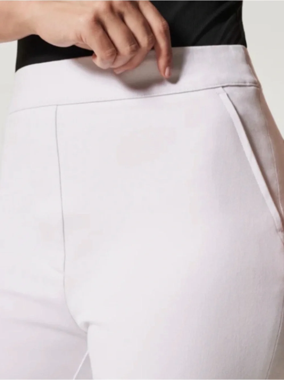 Spanx Slim Straight Leg Cotton Pants in White w/ Silver Lining Size Medium